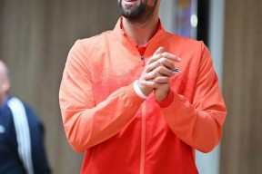 德约科维奇关键节点突破纪录，中国队带队取胜！(德约科维奇参赛计划)爱游戏娱乐网址