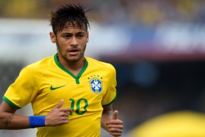 梅西焦点对战，Ning与80激战瑞士队分钟，大比分获胜胜负难料！观众掌声雷动爱游戏APP