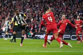  s8全球总决赛完整视频 爱游戏官网