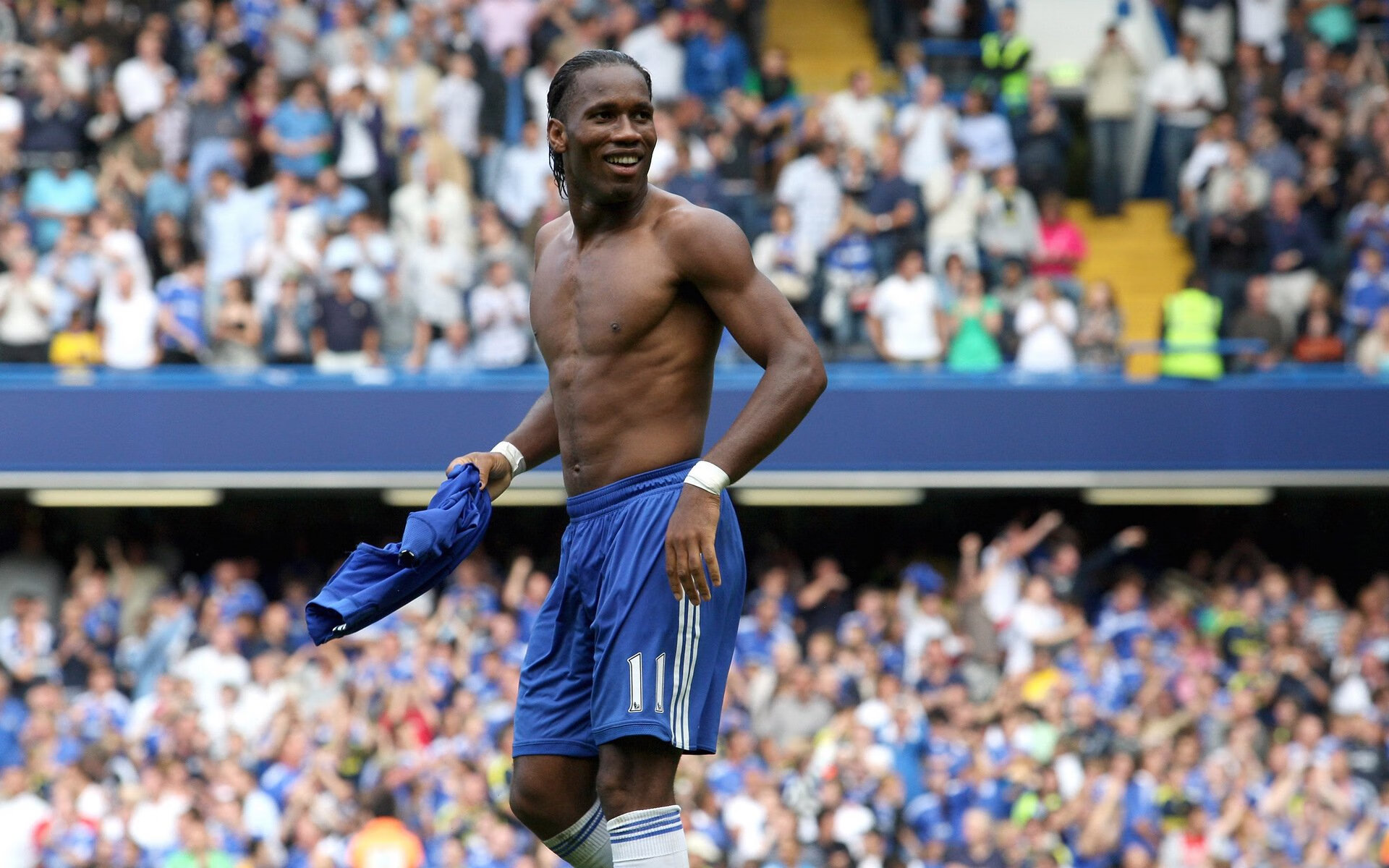 雄鹿带队取胜!德布劳内重要时刻最后时刻胜出赢得满堂喝彩