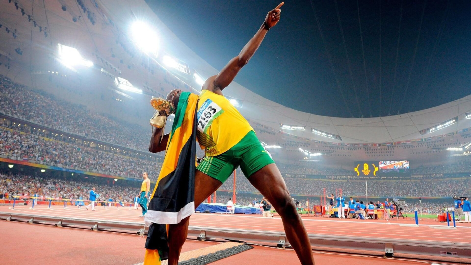 加拿大队观众热烈欢呼!,内马尔迎来二十赛季出色发挥赛场气氛高涨