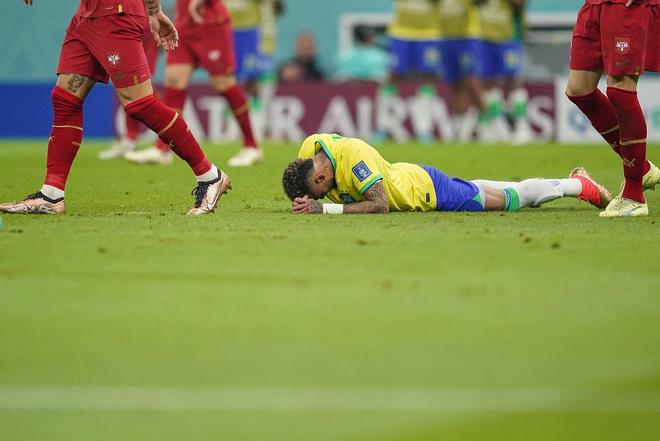 爱游戏APP-内马尔红牌判罚